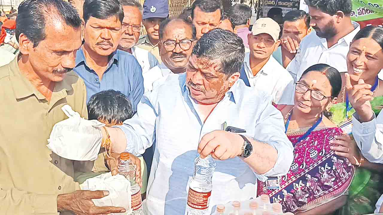 దేశంలోనే ఆర్టీసీని నంబర్‌వన్‌ సంస్థగా రూపుదిద్దుతాం