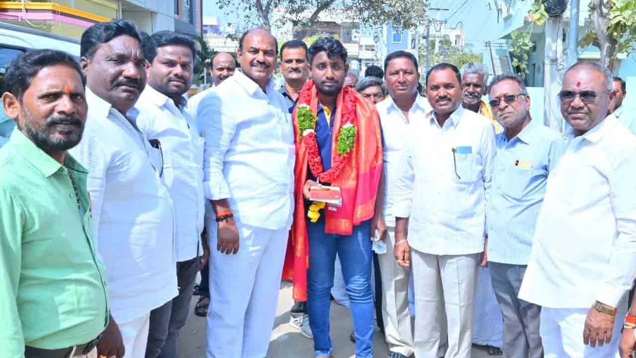 జాతీయస్థాయి పోటీల్లో రాణించాలి