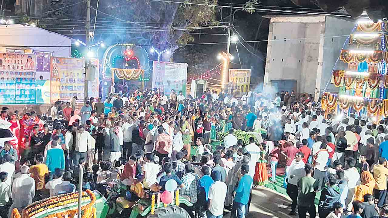 కనుల పండువగా రథోత్సవం