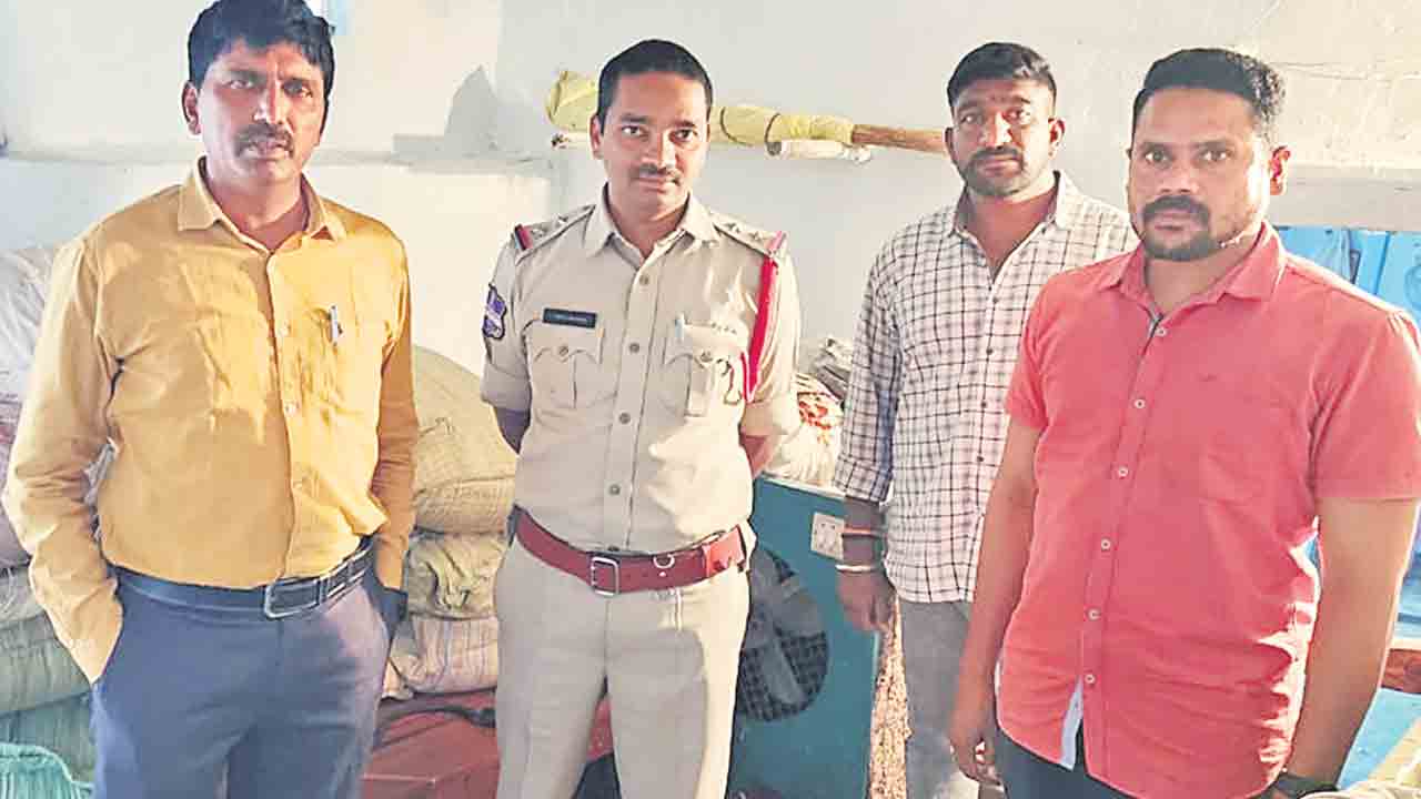 భారీగా నకిలీ పత్తి విత్తనాలు పట్టివేత