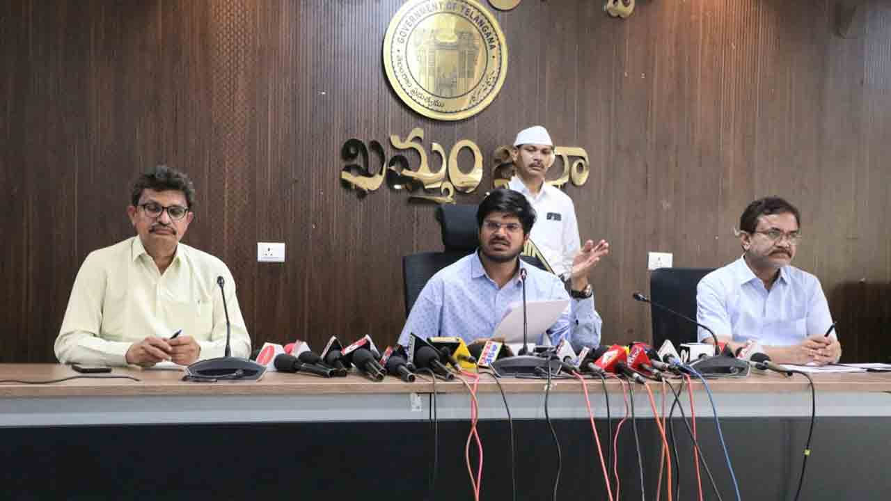 పార్లమెంట్‌, ఎమ్మెల్సీ ఎన్నికలకు ఓటర్ల జాబితా సిద్ధం చేస్తున్నాం