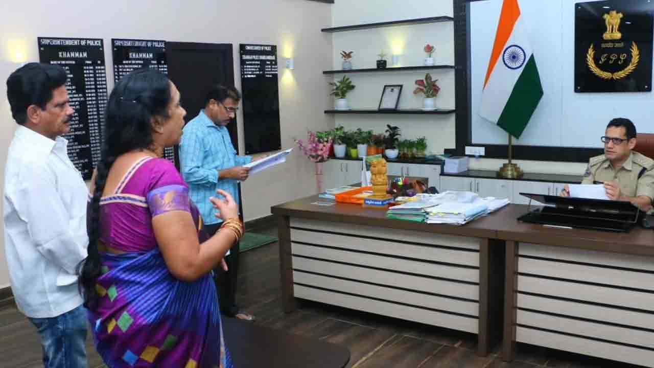 ఫిర్యాదులపై క్షేత్రస్థాయిలో విచారణ చేపట్టాలి