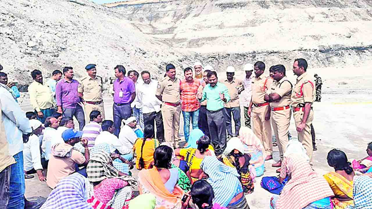 డేంజర్‌ జోన్‌లోని గృహాలను తీసుకోవాలి