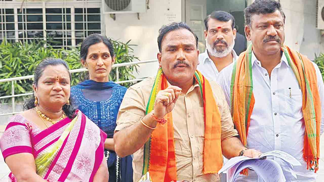 GHMC | జీహెచ్‌ఎంసీ సర్వసభ సమావేశం నిర్వహించాలని కోరినా స్పందించన కమిషనర్‌.. బీజేపీ, బీఆర్‌ఎస్‌ కార్పొరేటర్లు