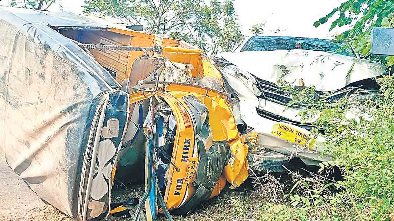 ఆటోను ఢీకొట్టి.. వాహనాన్ని వదిలేసి