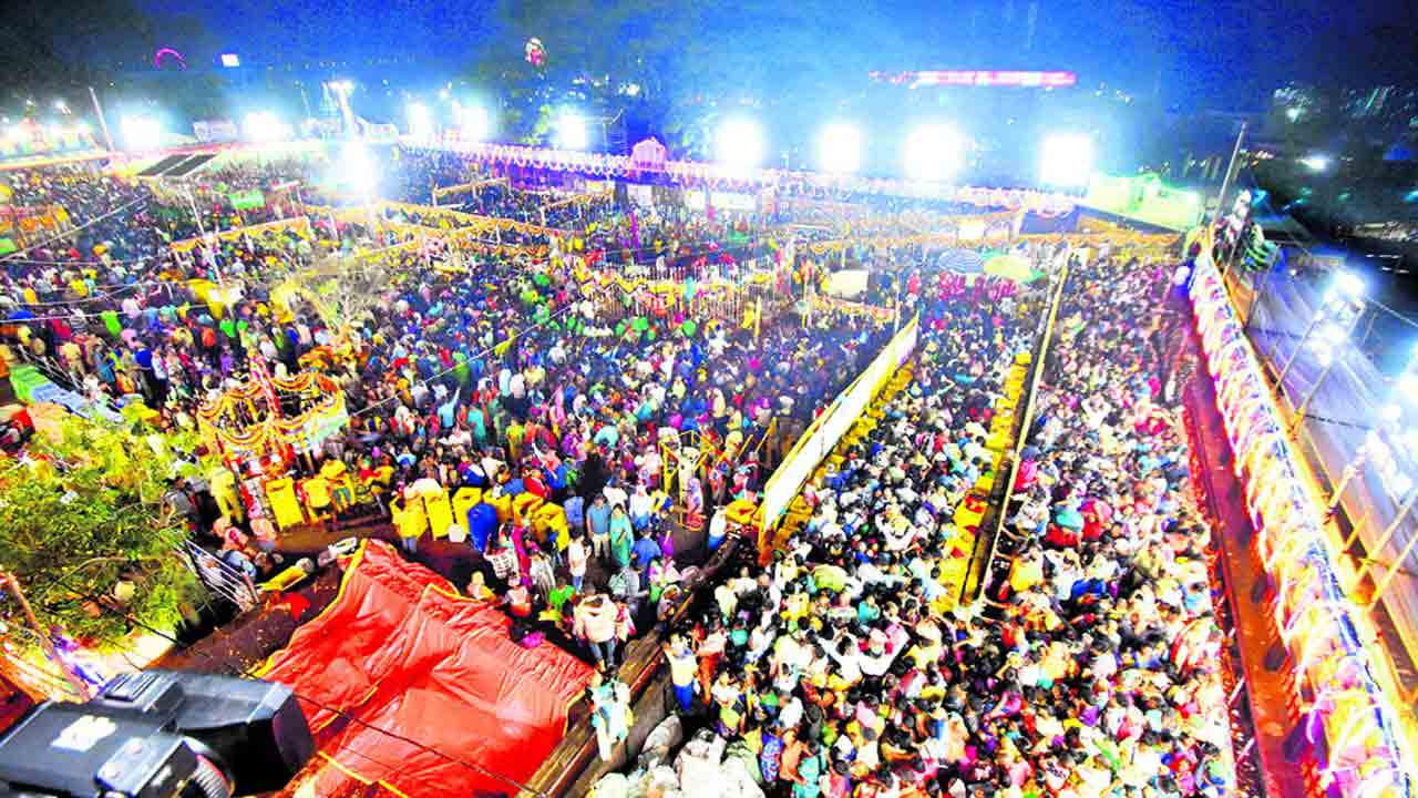 నేడు మేడారంలో తిరుగువారం పండుగ