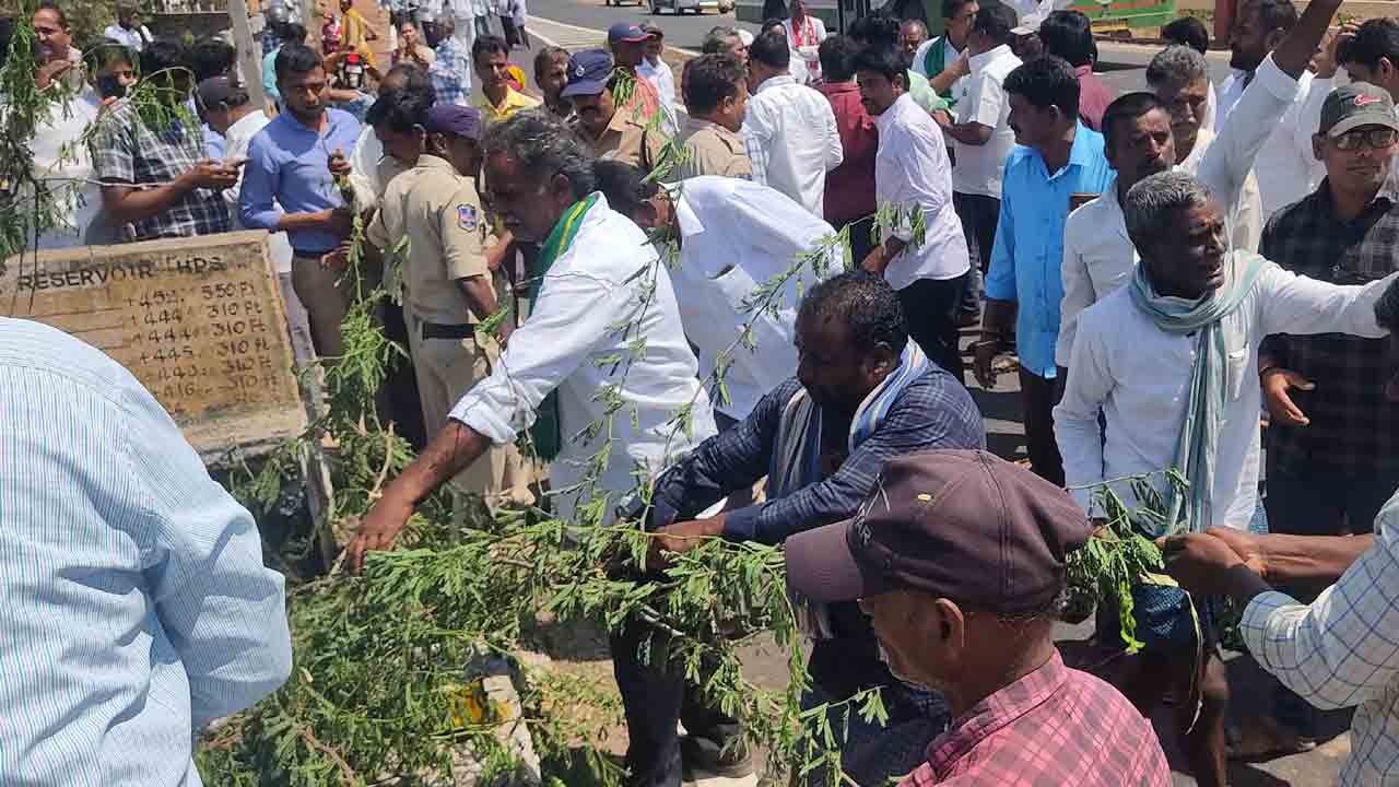 పంటలు కాపాడుకునేందుకు రణం