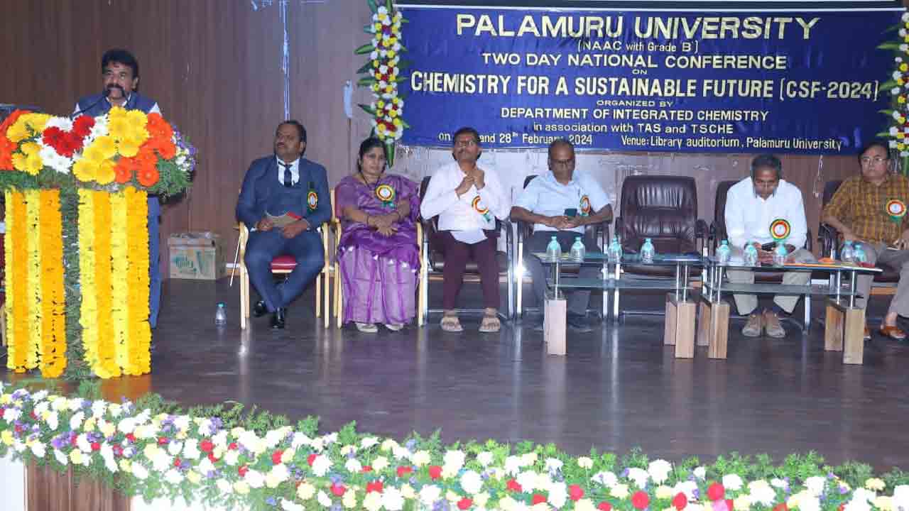 ప్రశ్నించేతత్వాన్ని అలవర్చుకోవాలి