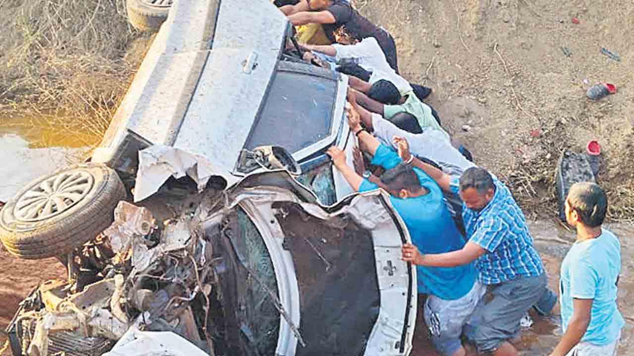 రక్తం చిందిన రహదారి