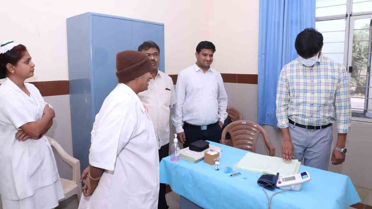 సీహెచ్‌సీల్లో ప్రసవాల సంఖ్య పెంచాలి