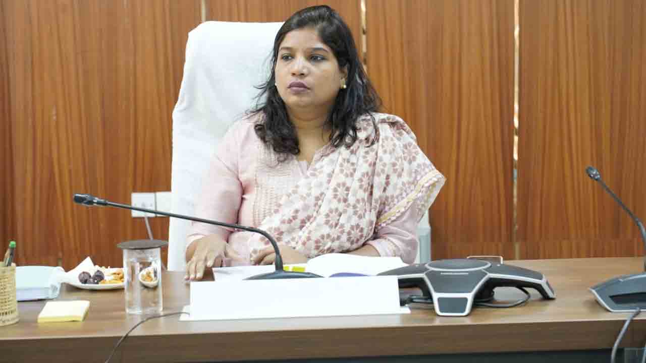 భూ సేకరణపై దృష్టి సారించండి