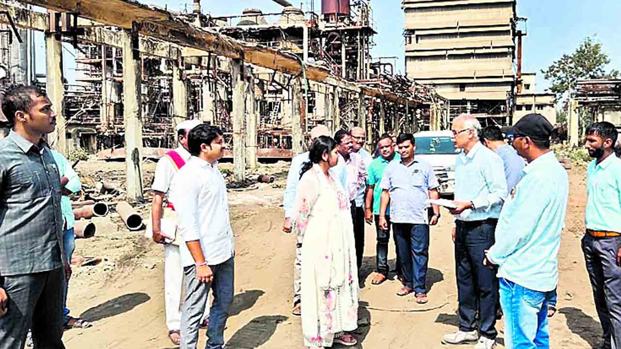 బిల్ట్‌ ఫ్యాక్టరీని పరిశీలించిన కలెక్టర్‌