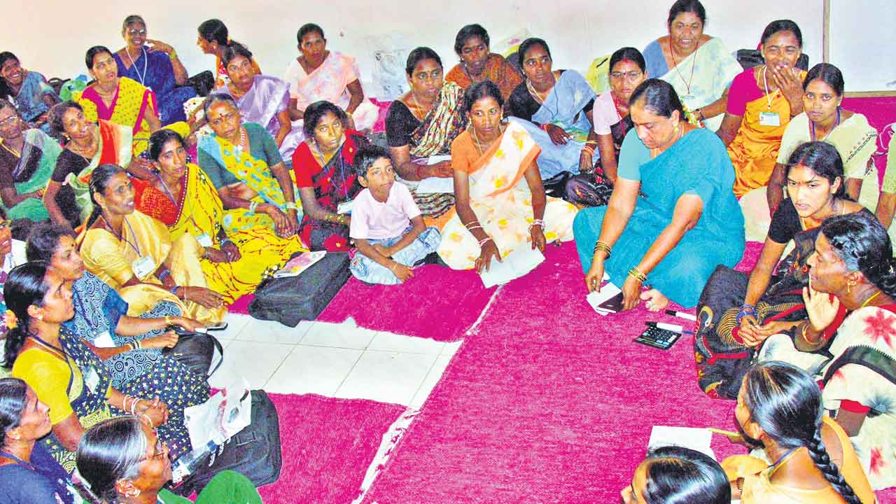 పదేండ్లల్లో ఆర్థిక భరోసా.. రూ.4,298కోట్లు