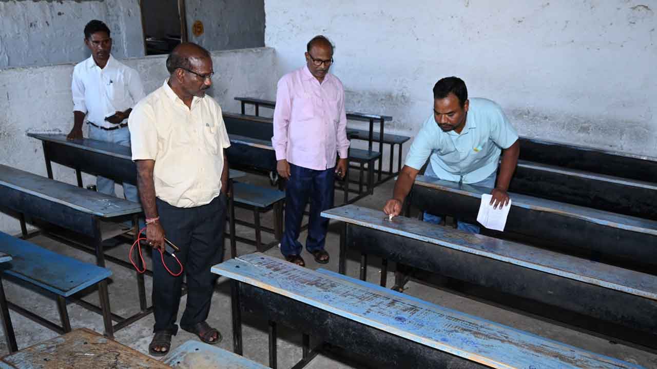 నిమిషం ఆలస్యమైనా నో ఎంట్రీ