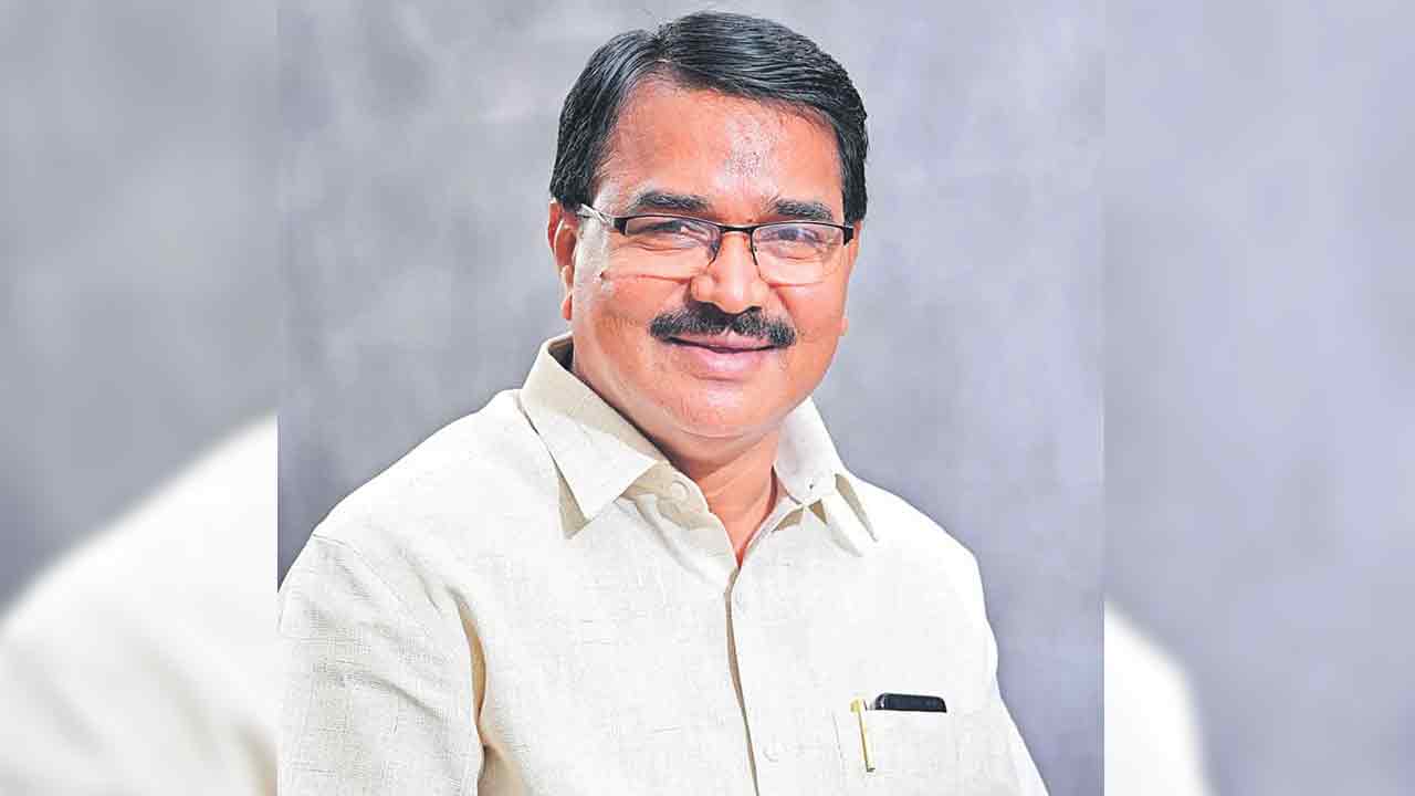 కేసీఆర్‌ ఆనవాళ్లు చెరపడం నీ తరం కాదు