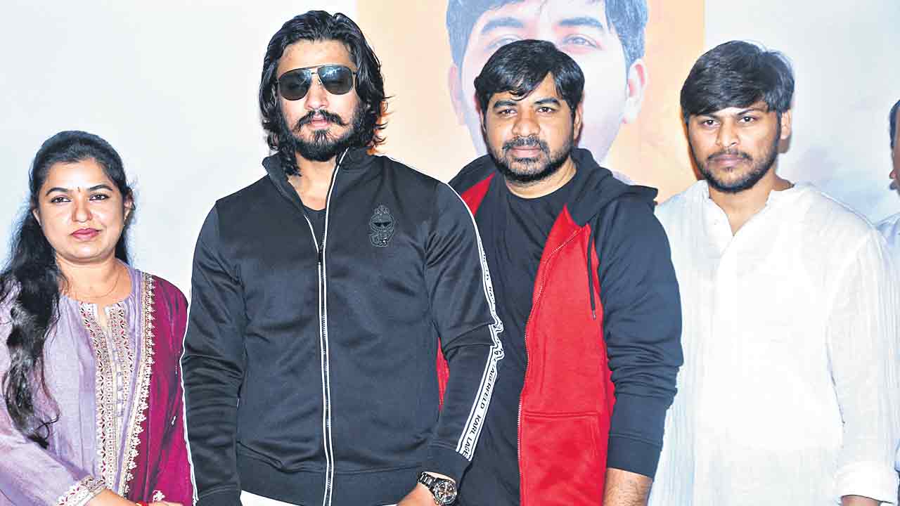 మస్తు షేడ్స్‌ ఉన్నయ్‌రా నాకు తగ్గ కథ