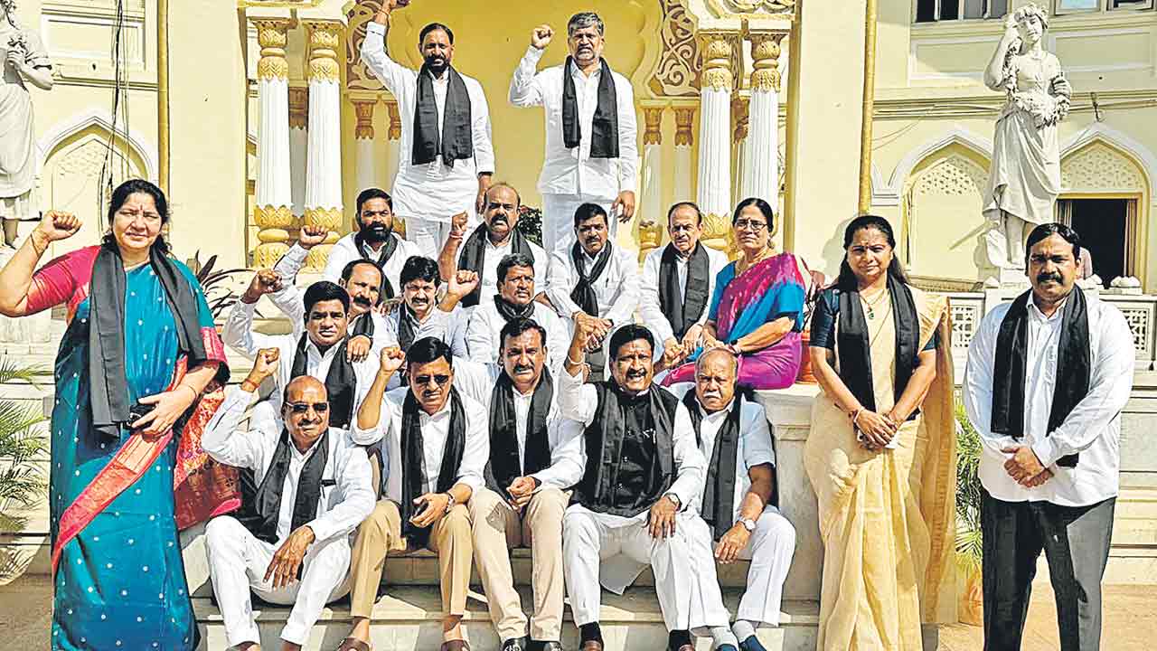 సీఎం సారీ చెప్పాలి!