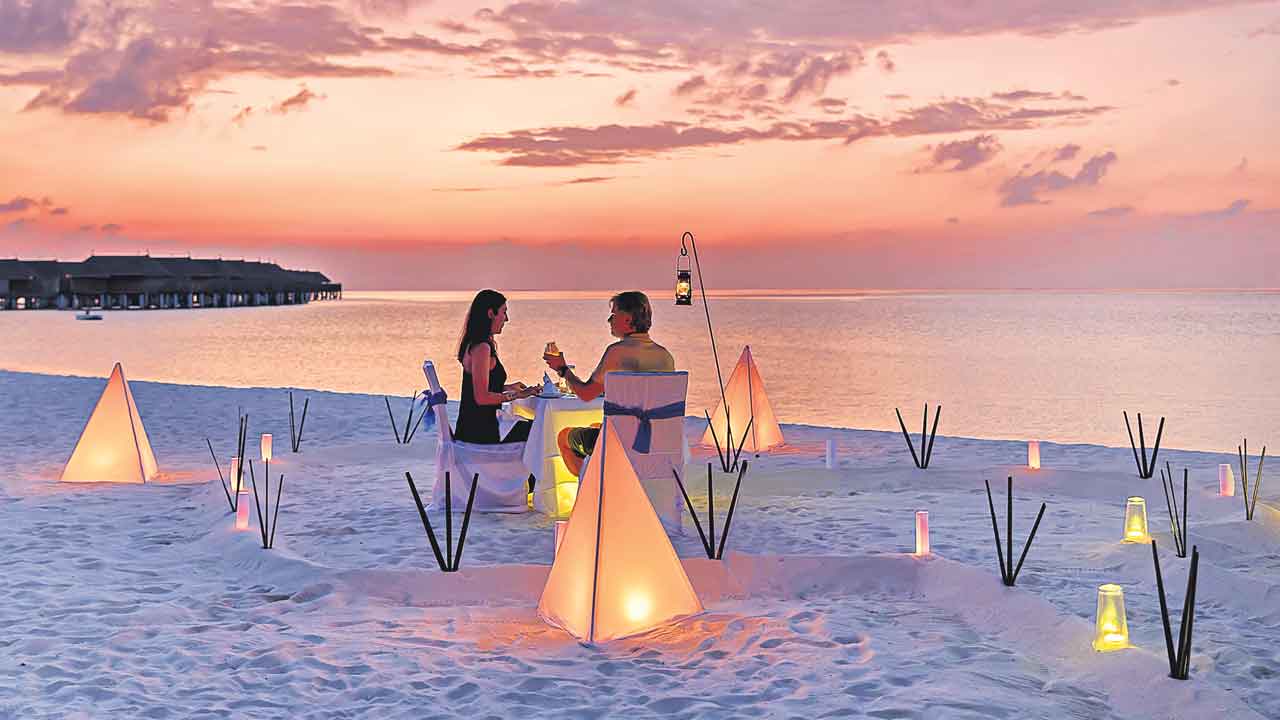 జగమంతా.. ప్రేమమయం!