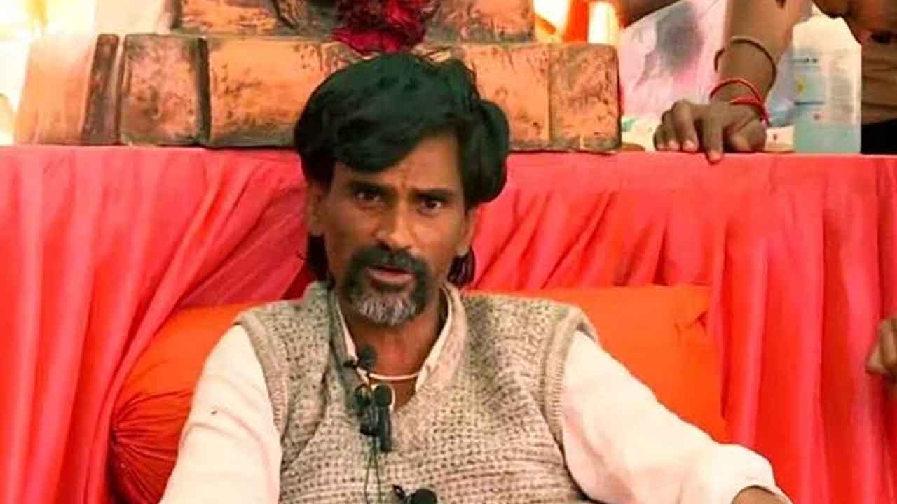 నన్ను చంపేందుకు ఫడ్నవీస్‌ కుట్ర: జరాంగే