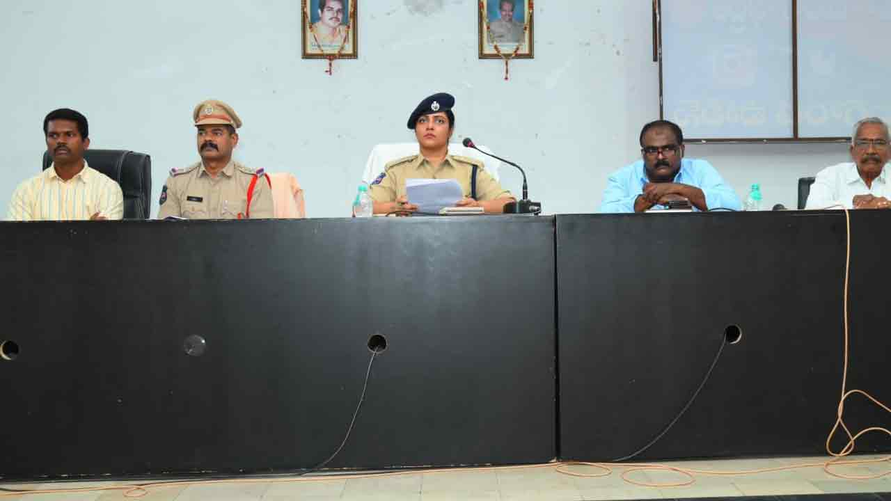 ప్రిస్క్రిప్షన్‌ లేకుండా మందులు విక్రయిస్తే కఠిన చర్యలు