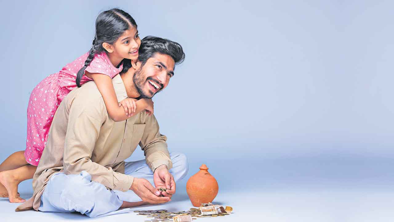 మీ పిల్లల భవిష్యత్తుకు బంగారు బాటలు వేయాలంటే.. ఈ విషయాలు మస్ట్గా ఫాలో అవ్వండి