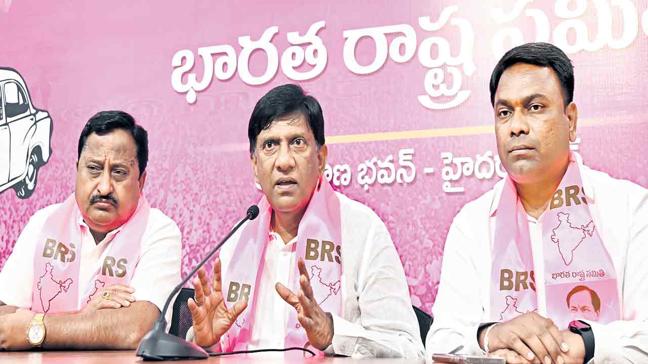 చరిత్రను కనుమరుగు చేసే కుట్ర