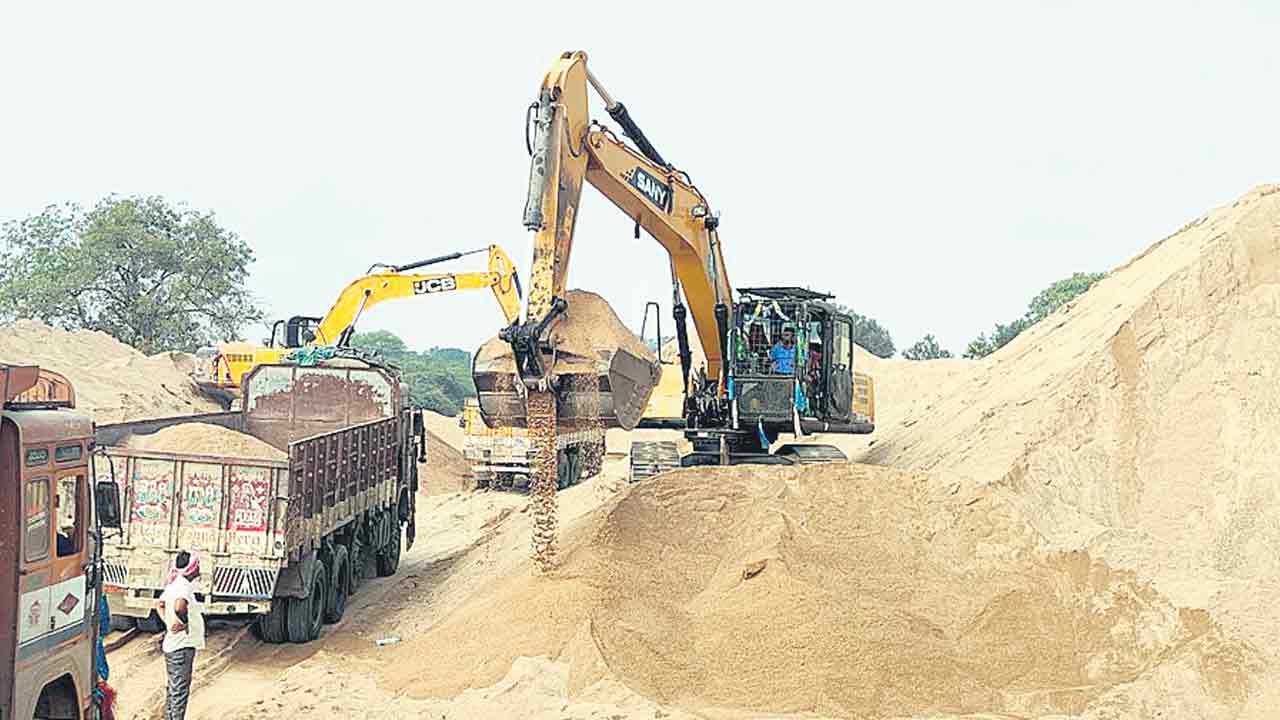 ఇసుక ధరలకు రెక్కలు