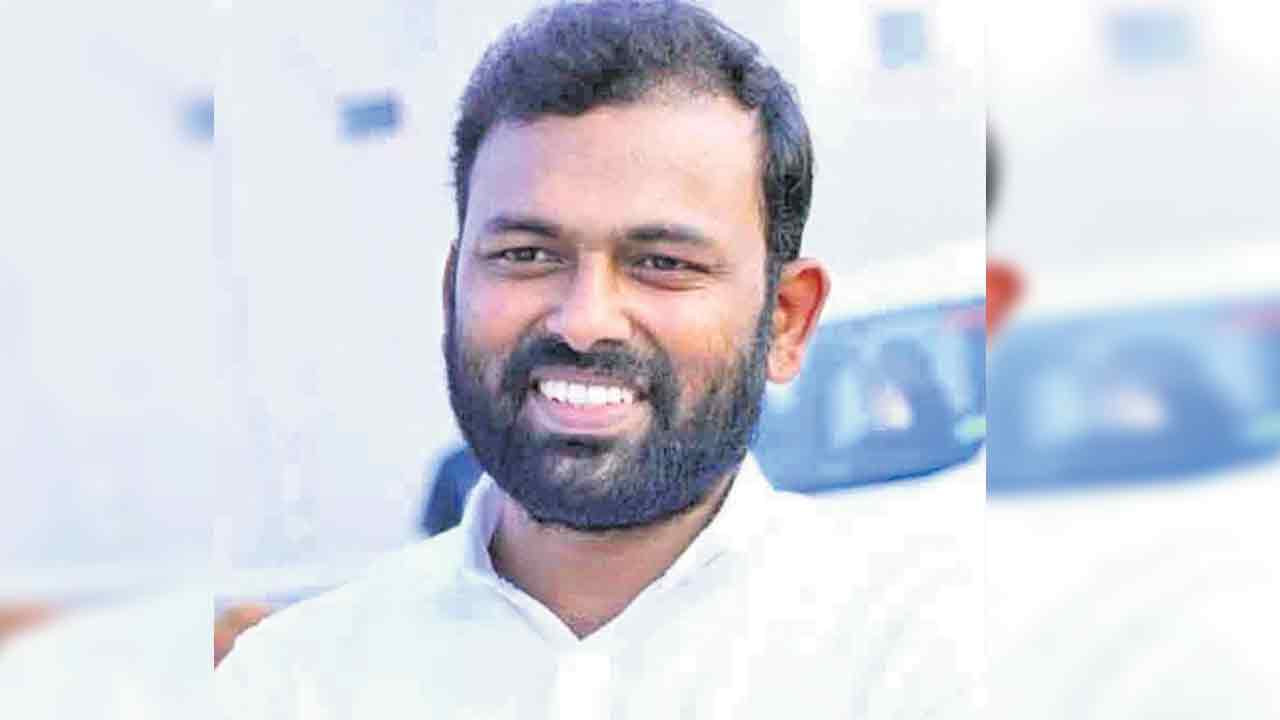 ప్రాజెక్టులపై అన్నీ అబద్ధాలే