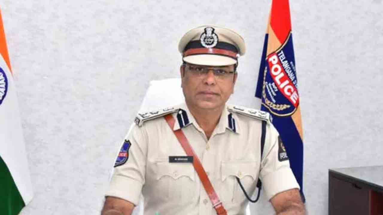 డాక్టర్‌ కావాలనుకున్నా.. పోలీస్‌ అయ్యా