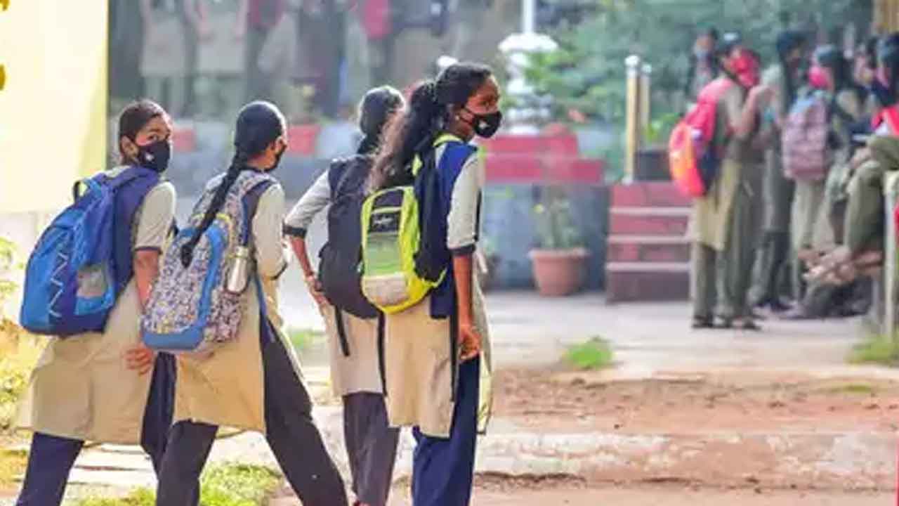 Water Bell | కేరళ పాఠశాలల్లో ‘వాటర్‌-బెల్‌’.. వేసవిలో తగినంత నీరు తాగేలా ప్రోత్సహించేందుకే..