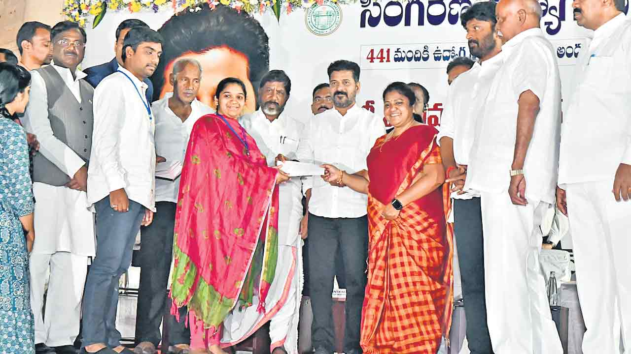 గ్రూప్‌-1 ఉద్యోగాలకు వయోపరిమితి పెంపు