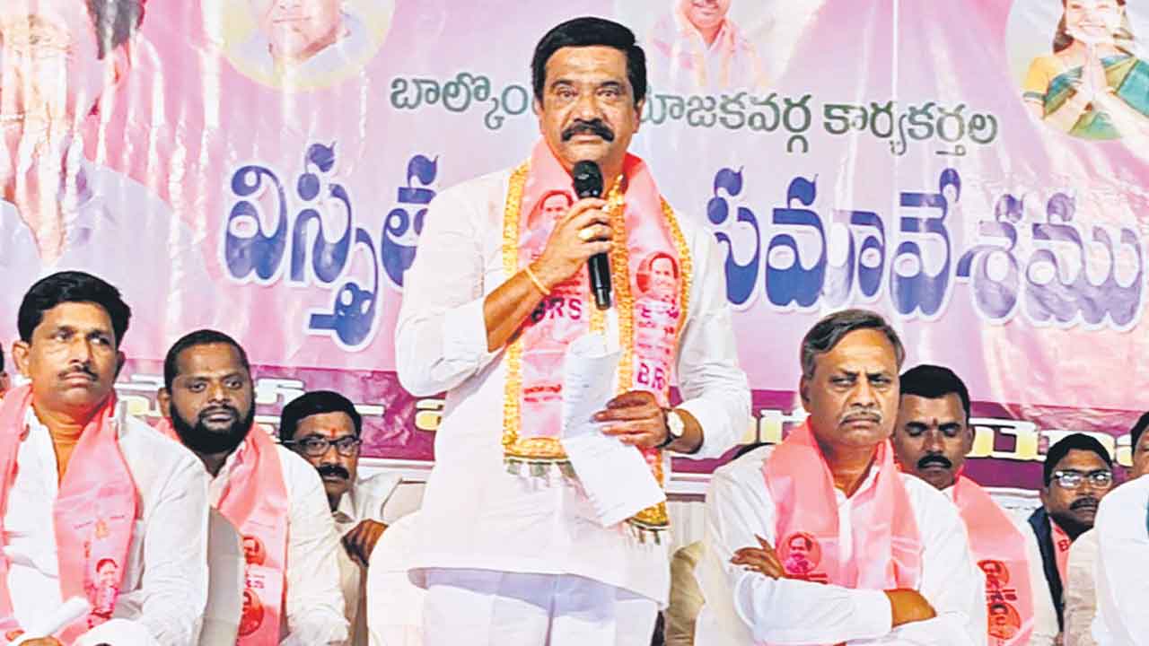 ఆరు గ్యారంటీలను అమలు చేయాల్సిందే