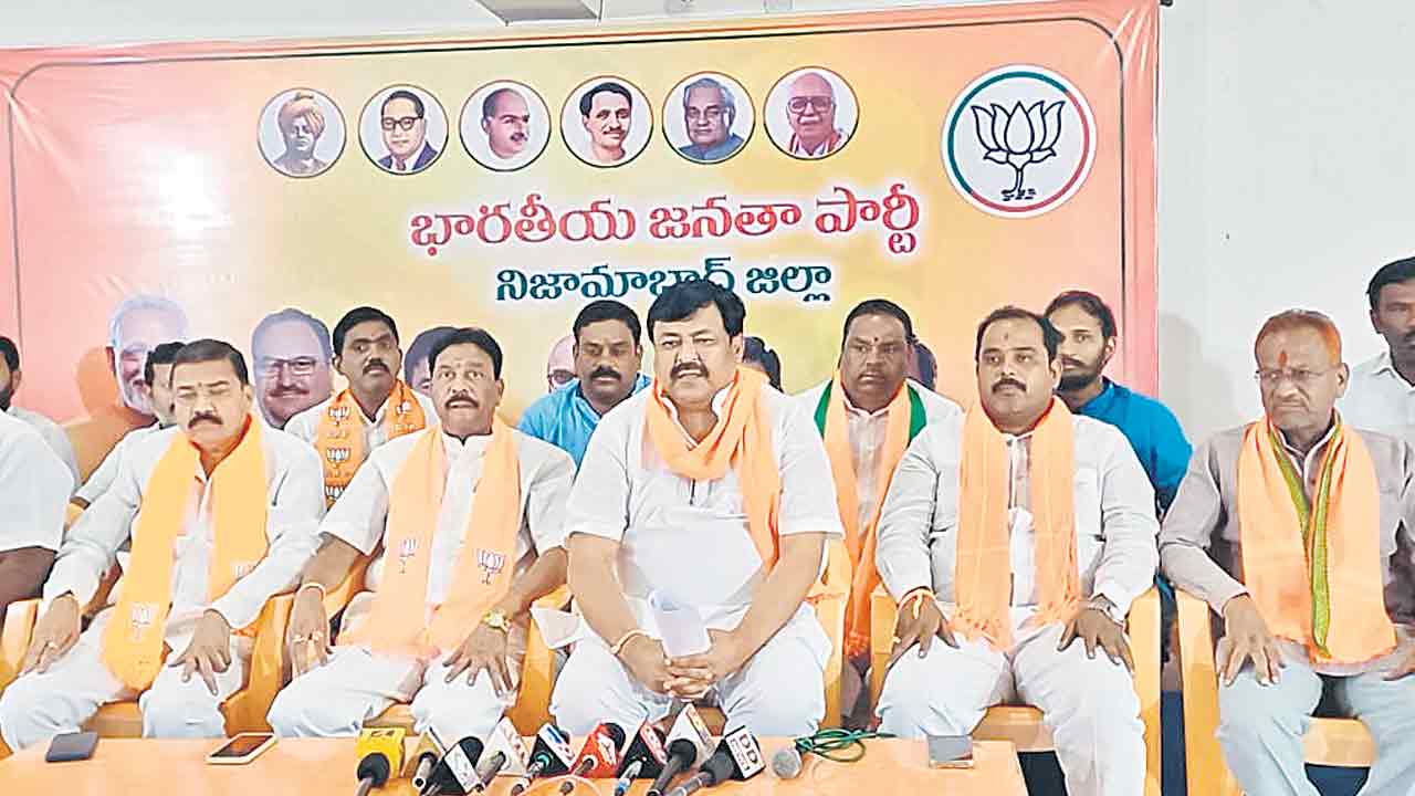 బీజేపీలో ఇష్టారాజ్యం