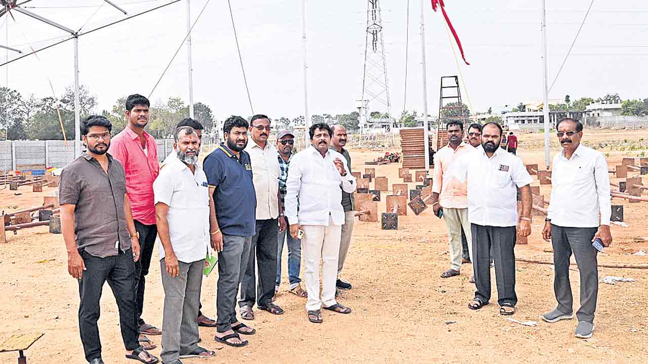 అడ్డంకులు సృష్టిస్తే తొక్కుకుంటూ వెళ్తాం