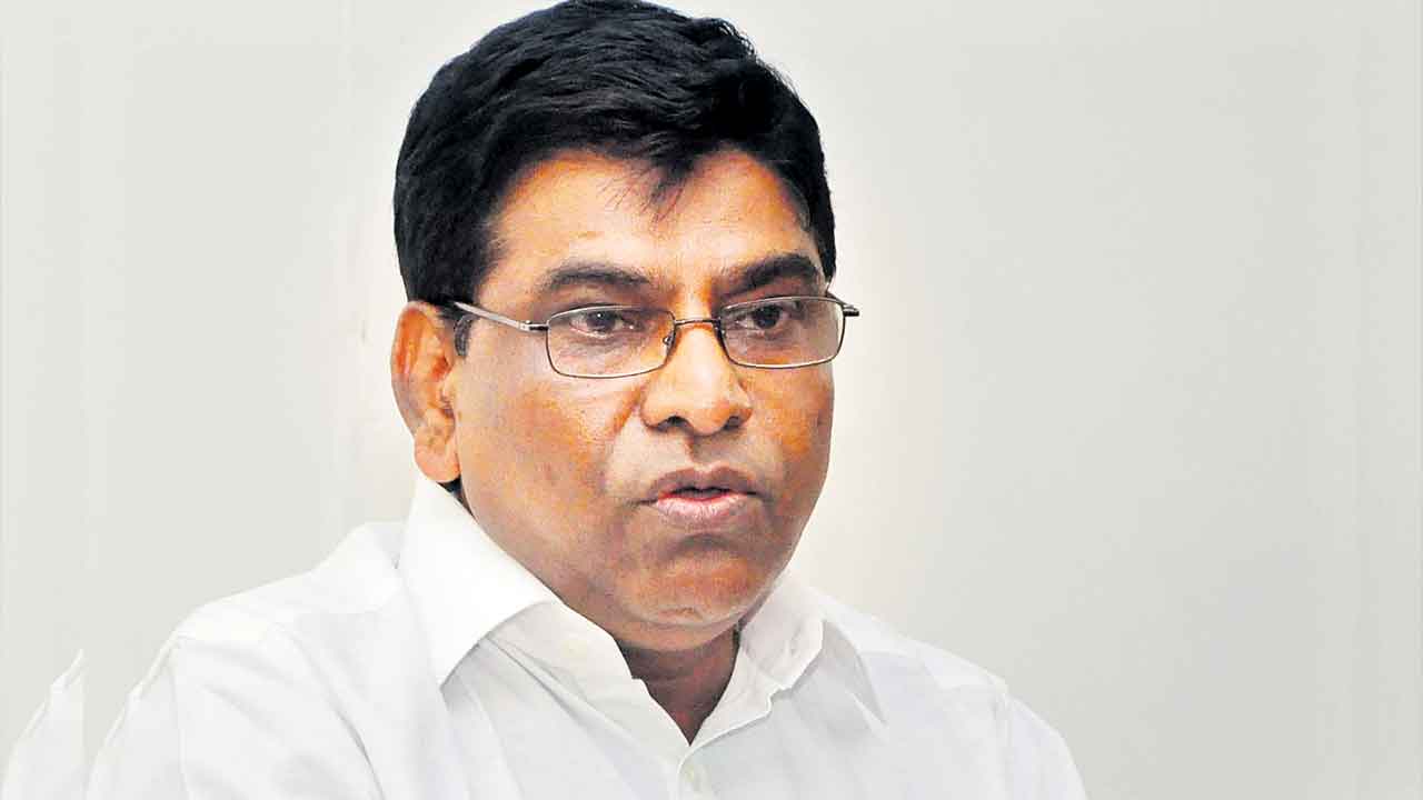 బీఆర్‌ఎస్‌ కృషితోనే జిల్లా రైల్వేస్టేషన్ల అభివృద్ధి