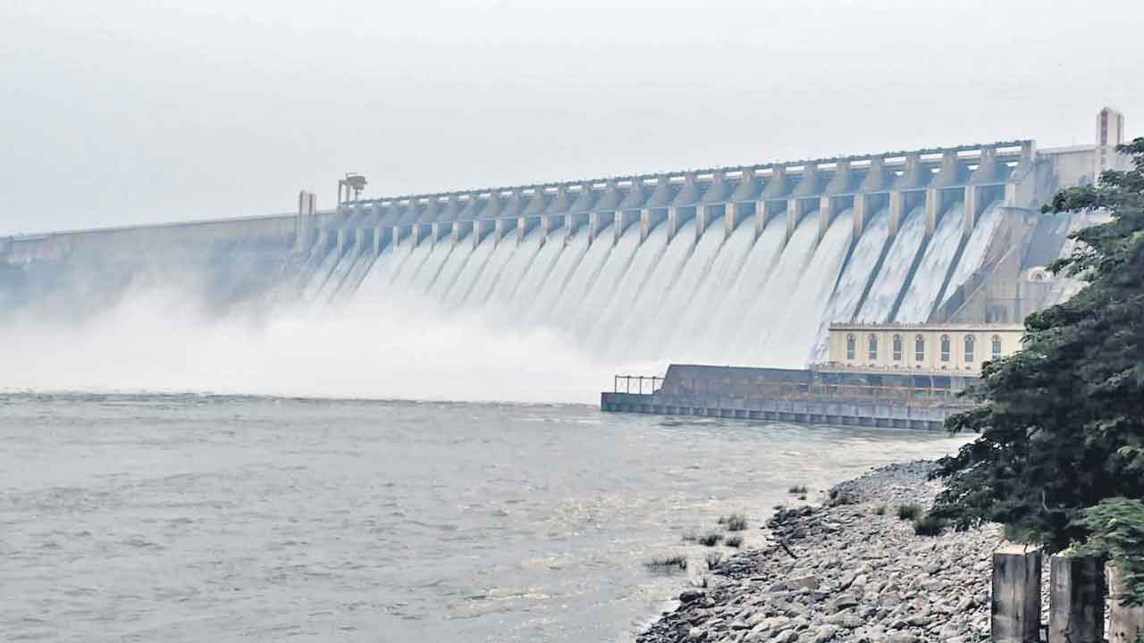 ఏపీ ఆధీనంలోనే సాగర్‌ గేట్లు