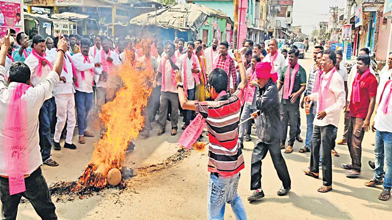 రేవంత్‌.. ఖబడ్దార్‌