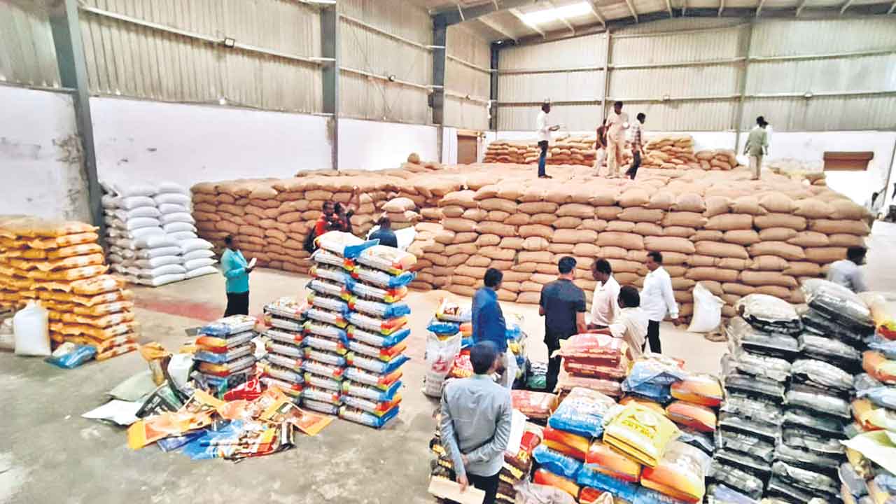 ఆసిఫాబాద్‌లోనూ ధాన్యం మాయం