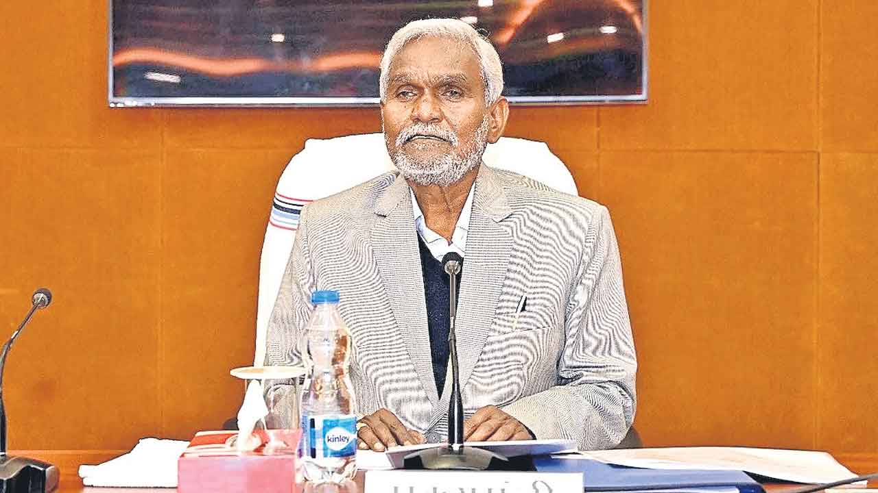 చిక్కుల్లో చంపయీ సర్కార్‌