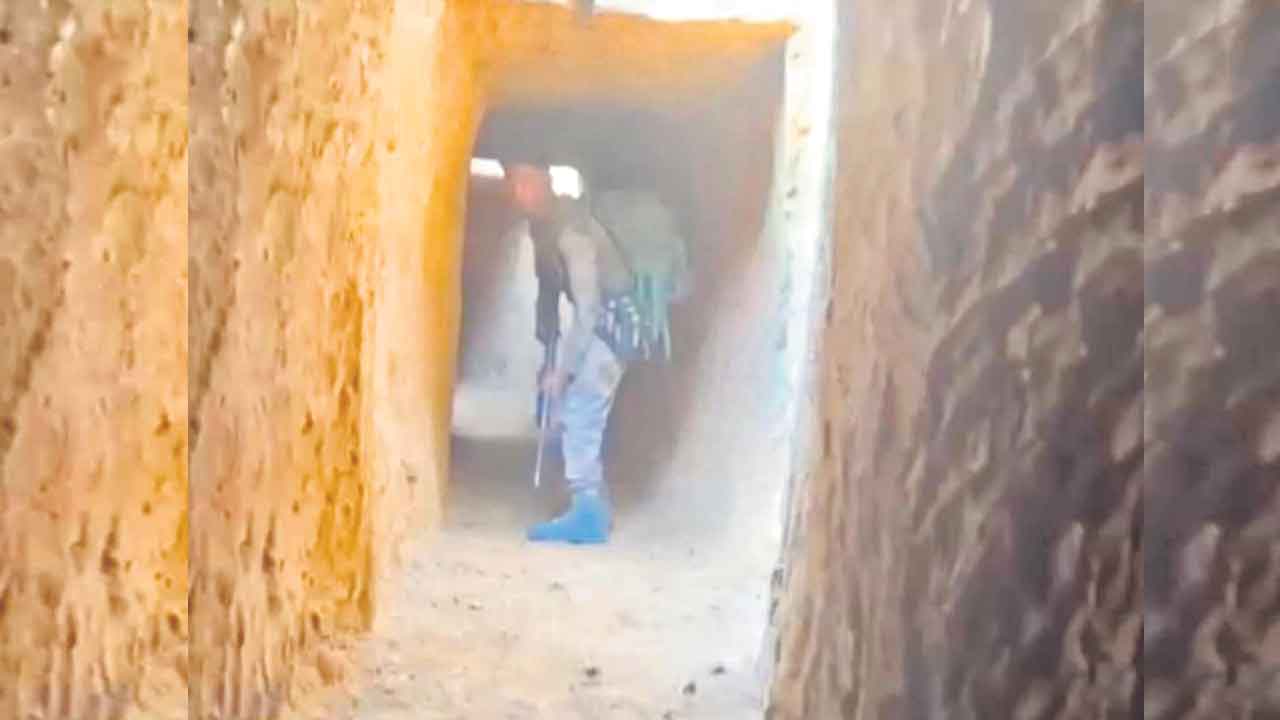 దండకారణ్యంలో సొరంగ మార్గాలు