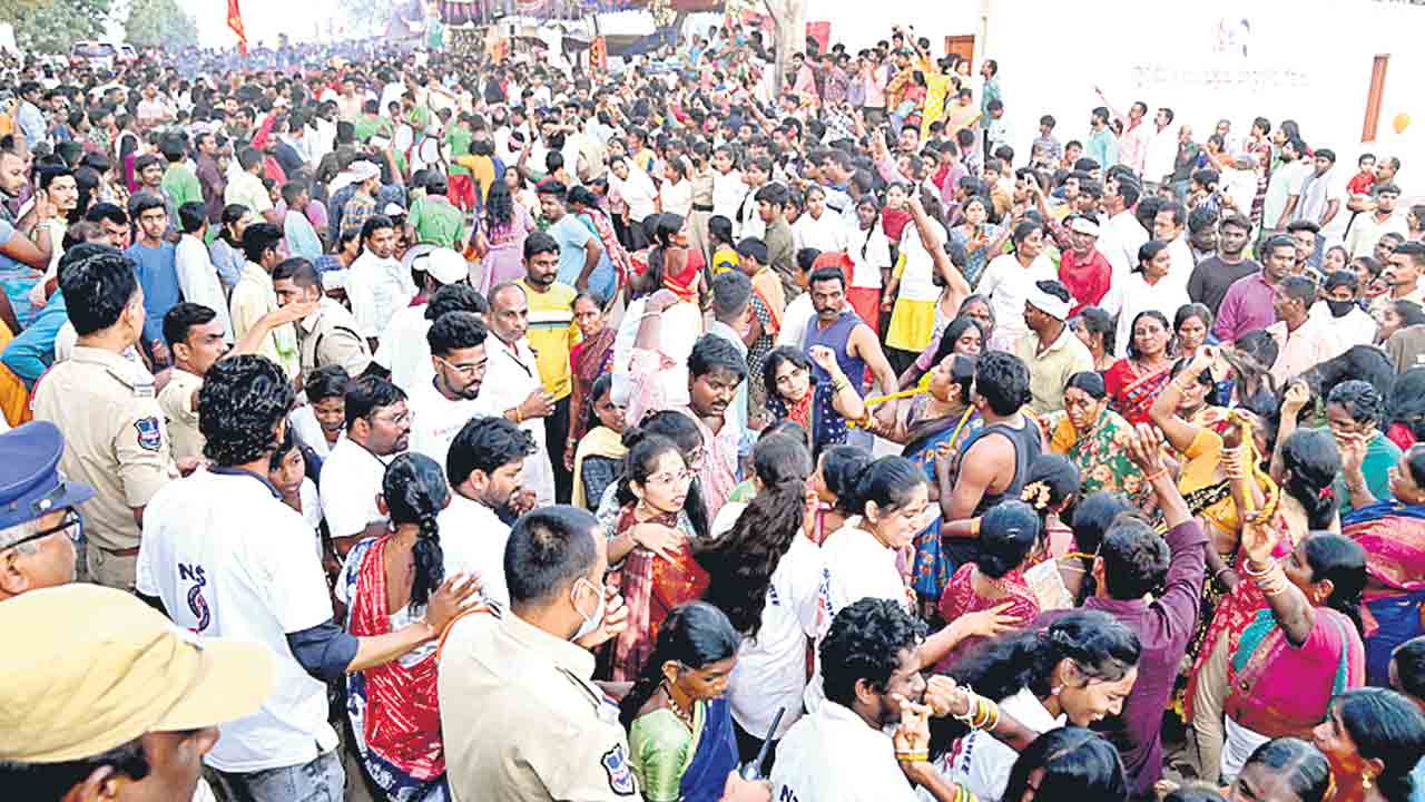 వన దేవతలకు మొక్కులు