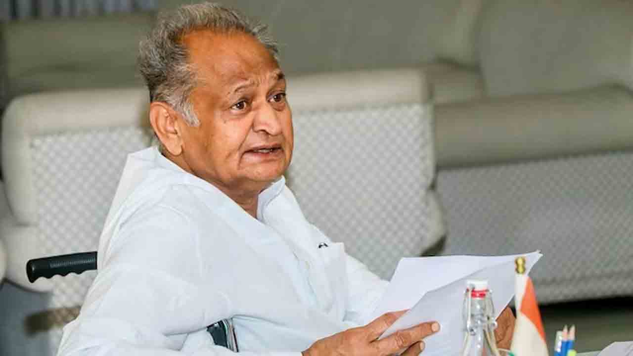 Ashok Gehlot | రాజస్థాన్‌ మాజీ సీఎం అశోక్‌ గెహ్లాట్‌కు కొవిడ్‌, స్వైన్‌ ఫ్లూ పాజిటివ్‌