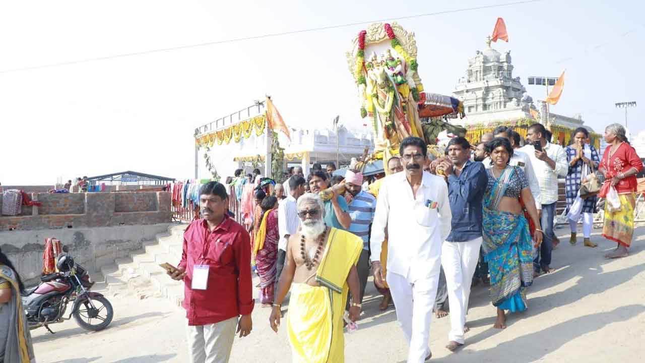 చెర్వుగట్టులో అశ్వవాహన సేవ