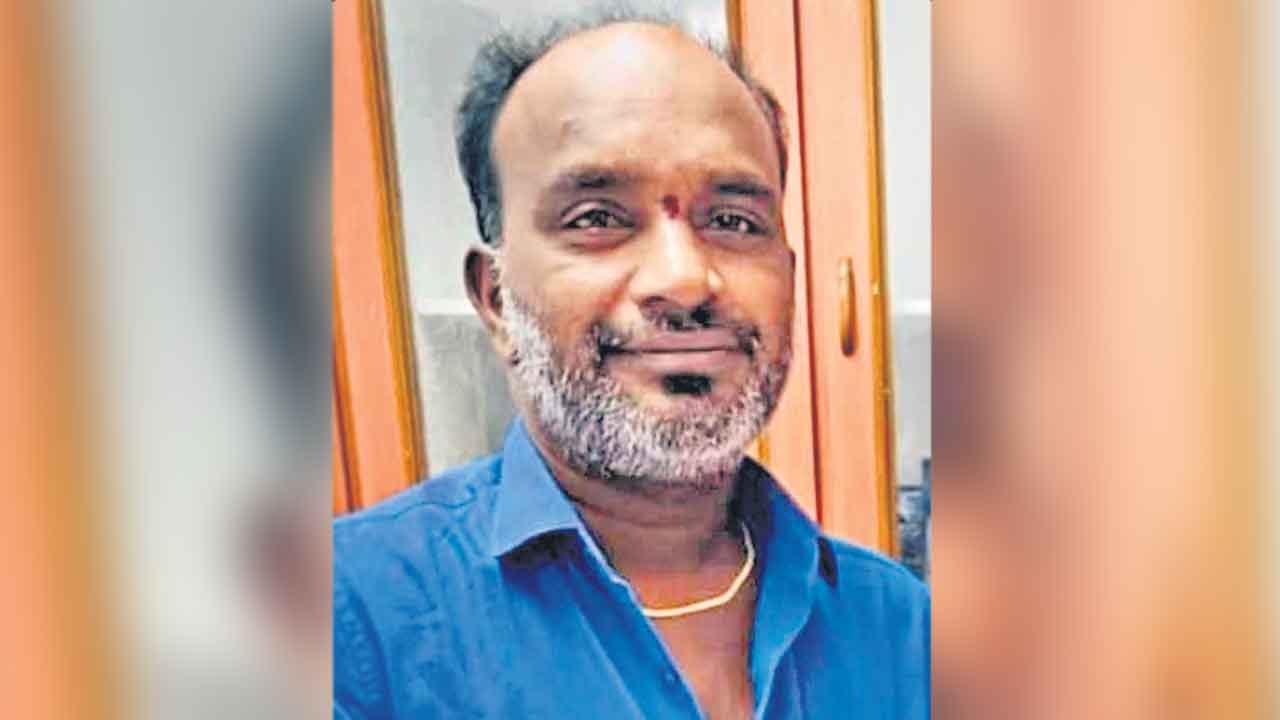 గుండెపోటుతో కుప్పకూలిన ఆటోడ్రైవర్‌