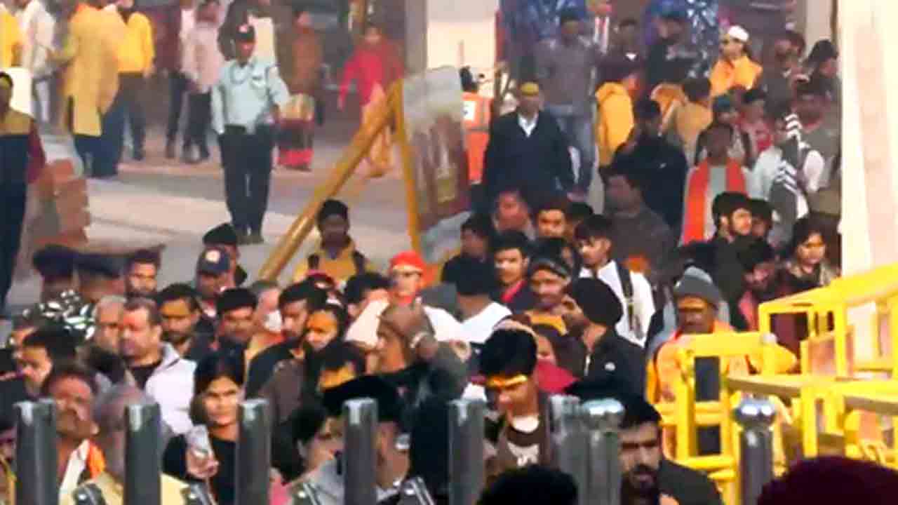 Ayodhya Ram Mandir | అయోధ్యలో కొనసాగుతున్న భక్తుల రద్దీ.. క్యూలైన్ల నిర్వహణపై టీటీడీ సూచనలు