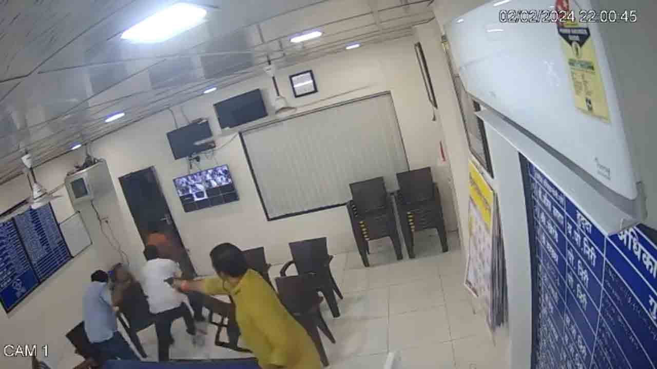 Watch: శివసేన నేతపై కాల్పులను సమర్థించుకున్న బీజేపీ ఎమ్మెల్యే.. సీఎం షిండేపై విమర్శలు