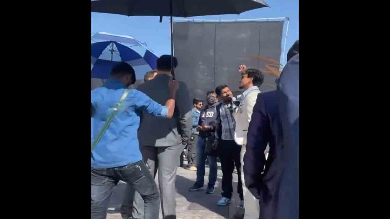 Bade Miyan Chote Miyan | డెడ్‌ సీ బీచ్‌లో అక్షయ్‌కుమార్‌ బడే మియాన్‌ చోటే మియాన్ టీం.. వీడియో వైరల్