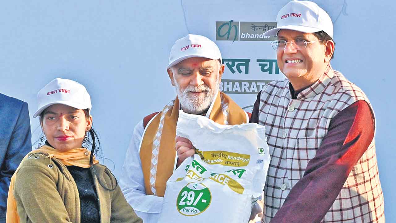 Bharat Rice | భారత్‌ రైస్‌ అమ్మకాలు షురూ.. ఢిల్లీలో ప్రారంభించిన కేంద్రమంత్రి