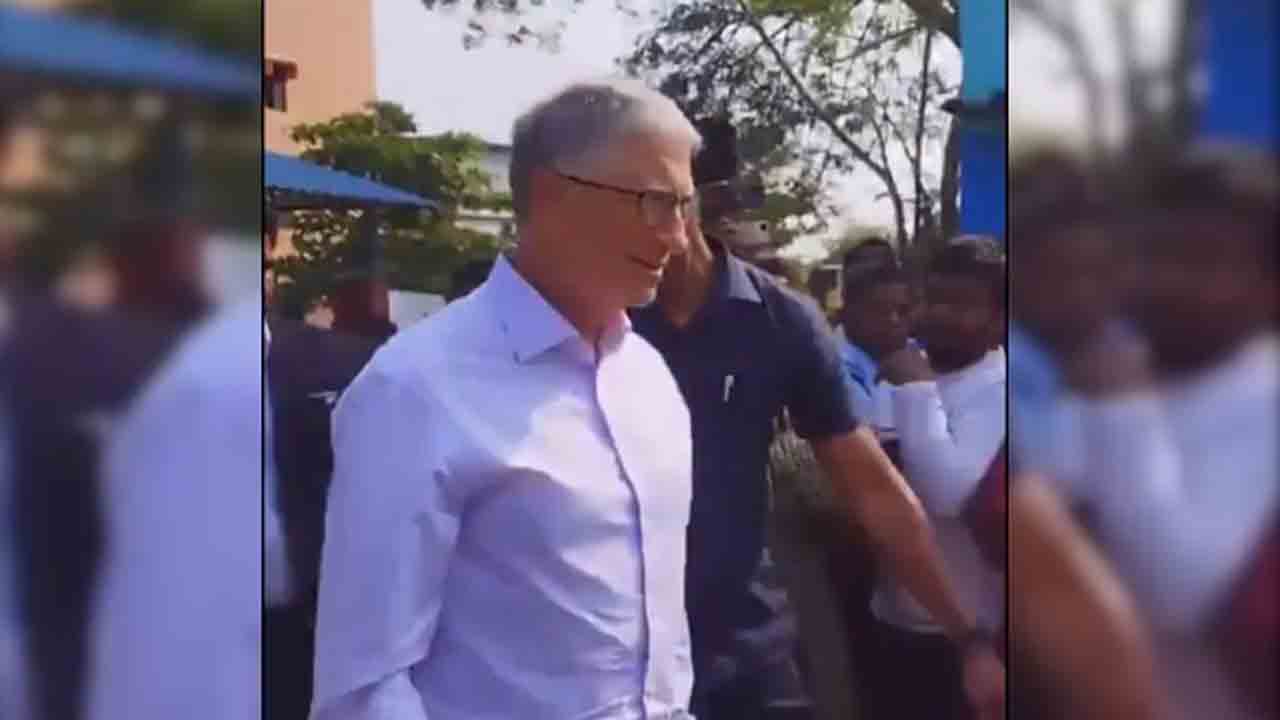 Bill Gates | మురికివాడను సందర్శించిన బిల్‌ గేట్స్‌.. నివాసితులతో సంభాషణ