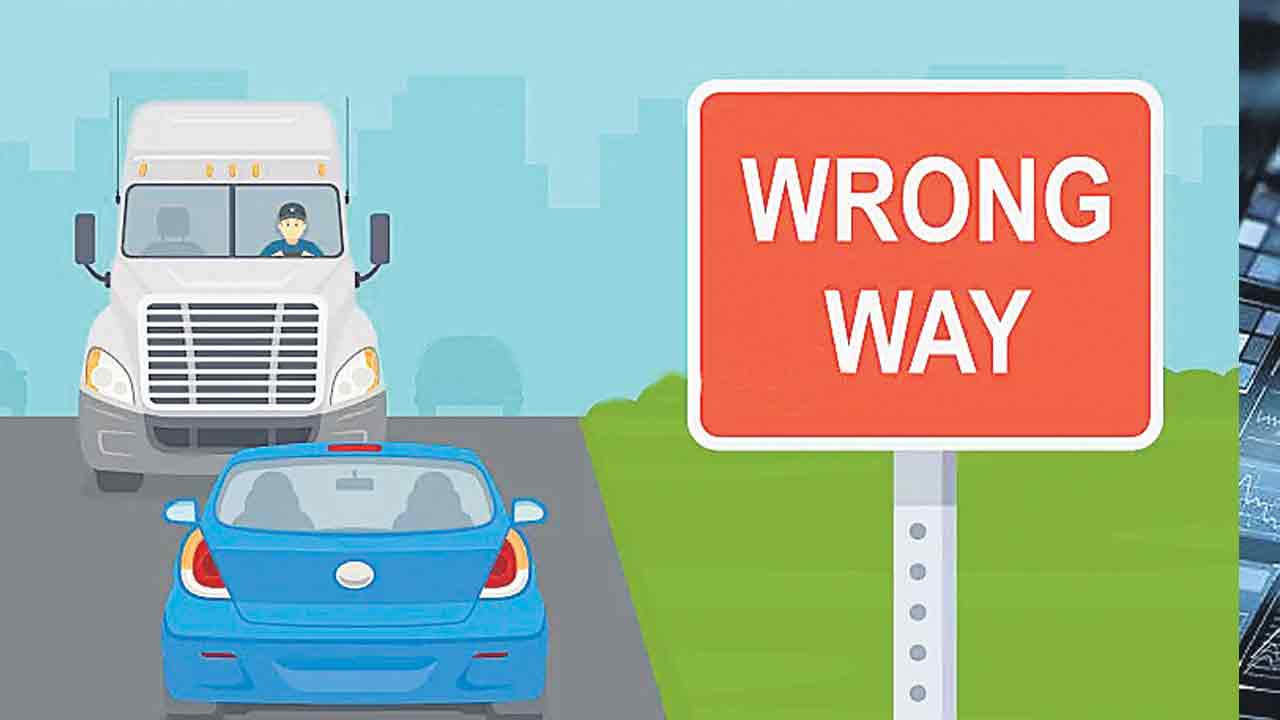 Hyderabad |రాంగ్‌రూట్‌లో వచ్చి బూతులు తిట్టి.. బంజారాహిల్స్‌లో మహిళ వీరంగం